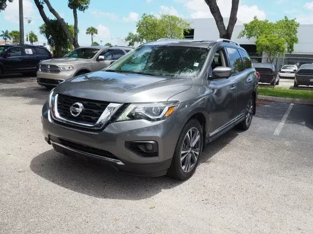 2017 Nissan Pathfinder Platinum Full Option  for sale