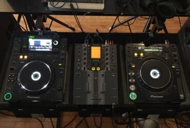 2x pioneer cdj mk2000,Yamaha PRS SX 900,DJM 900,DVJ 2000