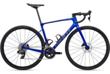 2024 Giant Defy Advanced 0 Road Bike (PIENARBIKESHOP)