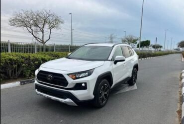 2021 Toyota RAV4 4WD XLE