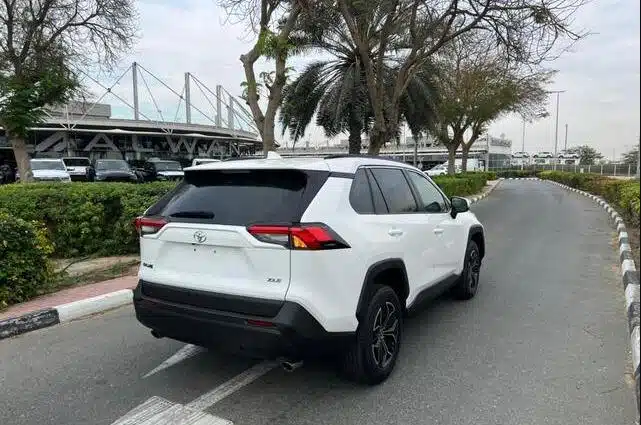 2021 Toyota RAV4 4WD XLE