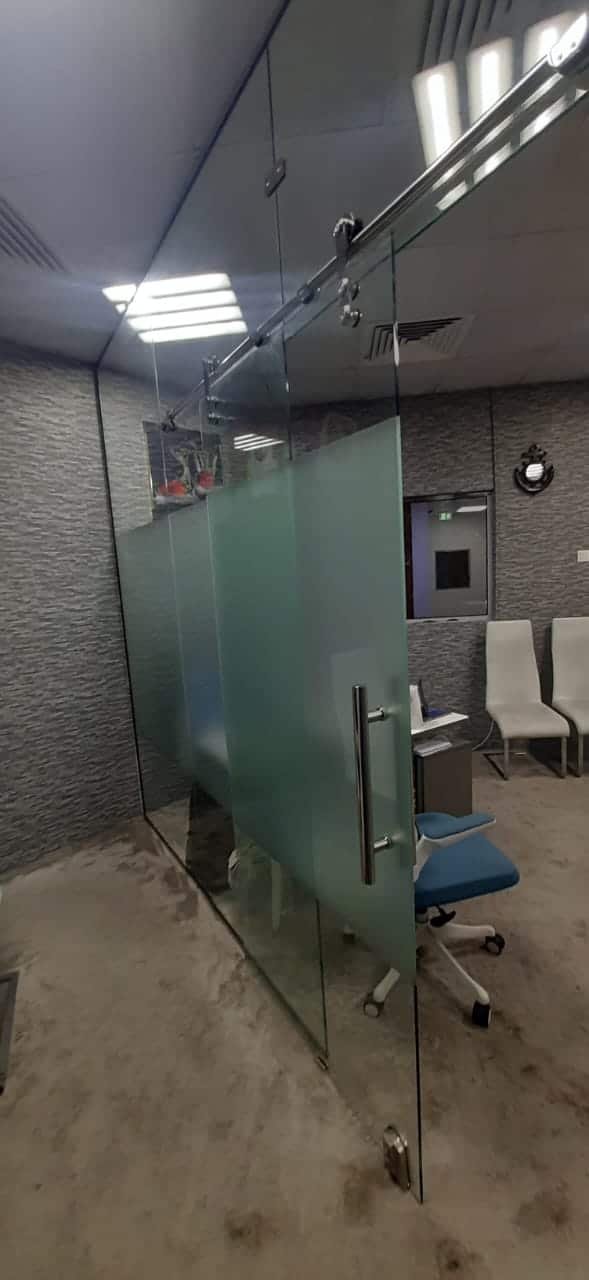 OFFICE GLASS PARTITION MAKER IN DUBAI