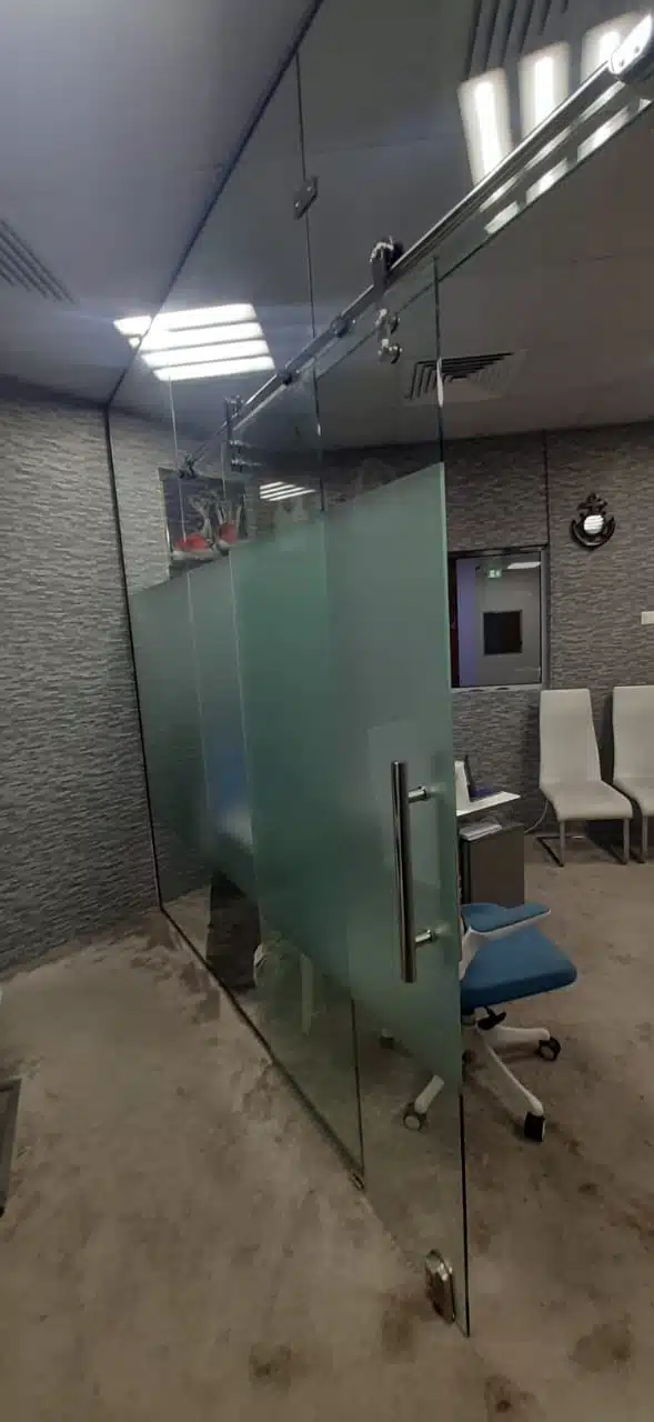 OFFICE GLASS PARTITION MAKER IN DUBAI