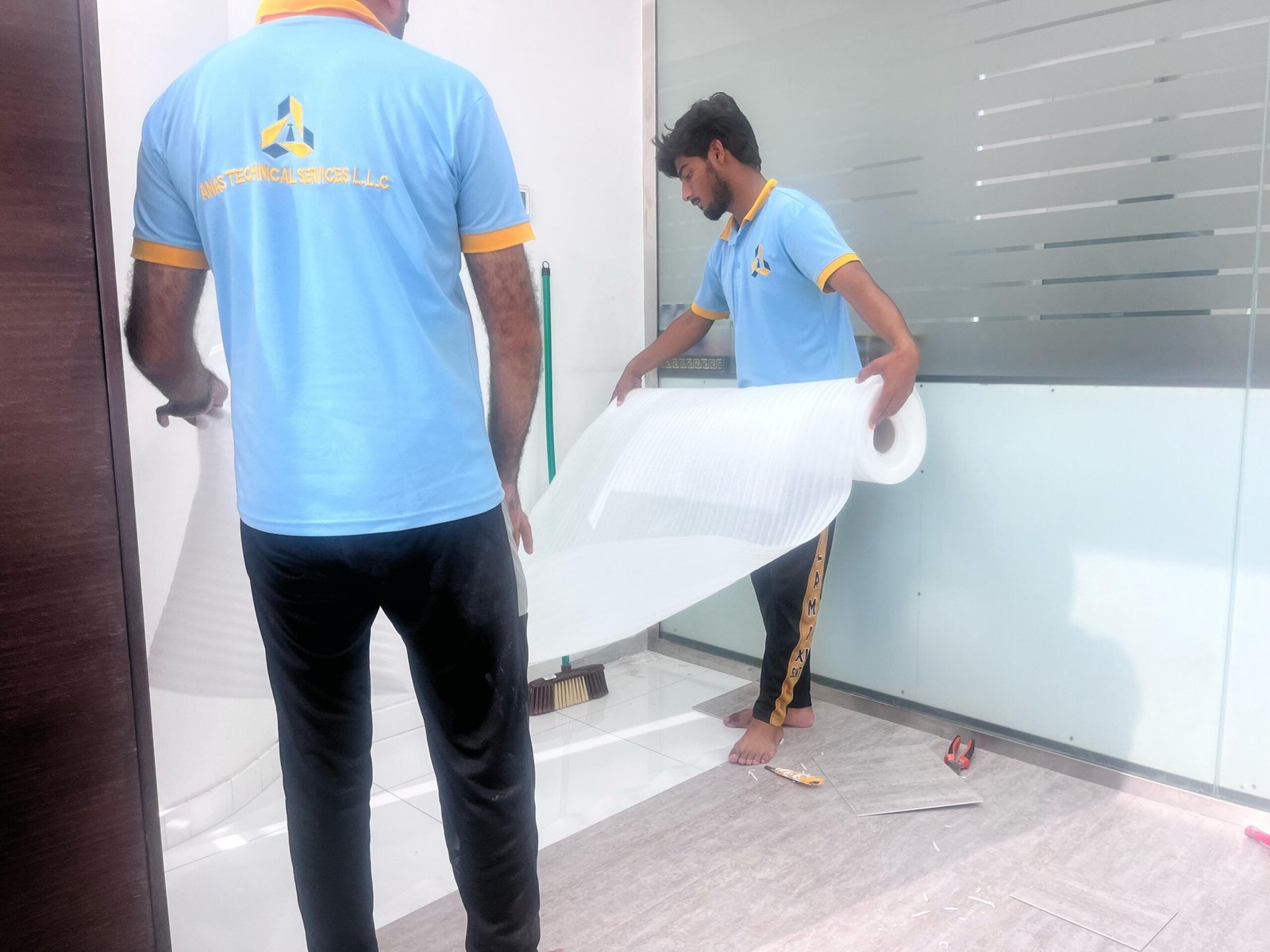 WOOD FLOORING CARPENTER DUBAI : 055-7274240