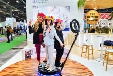 Hire Video & Photo Booth with Camera 360° Tecom Dubai
